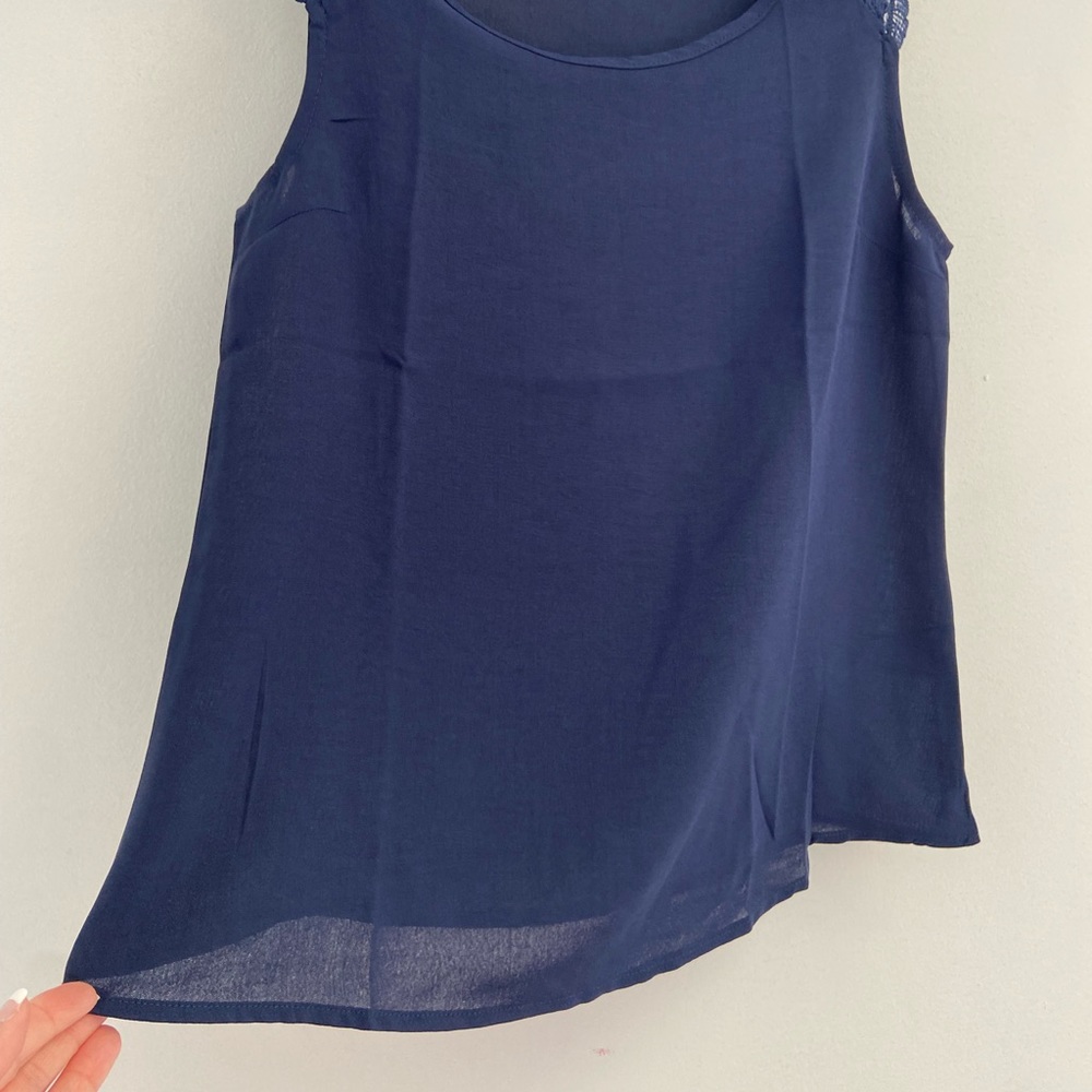 SHEIN Top - Picture 2 of 4